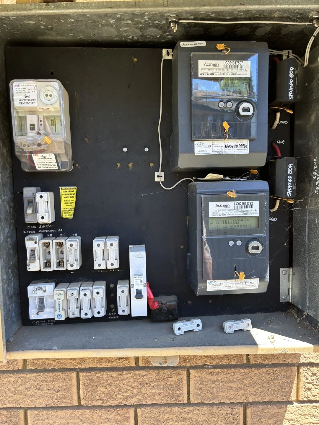 Tappers Electrical job: Old switchboard