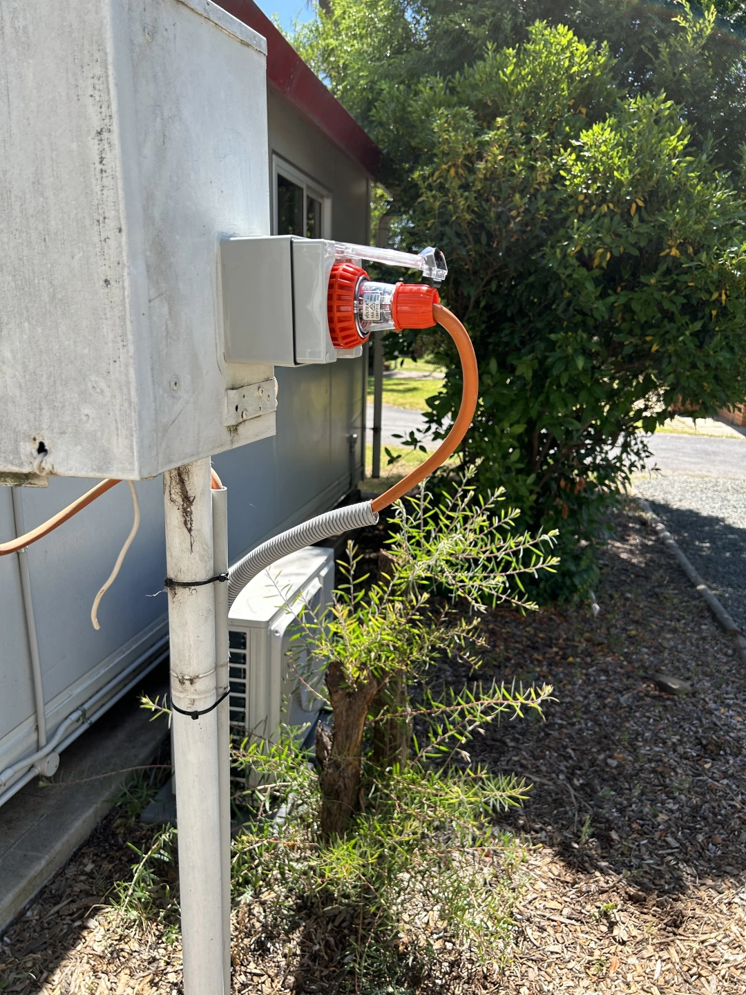 Tappers Electrical job: Caravan plug